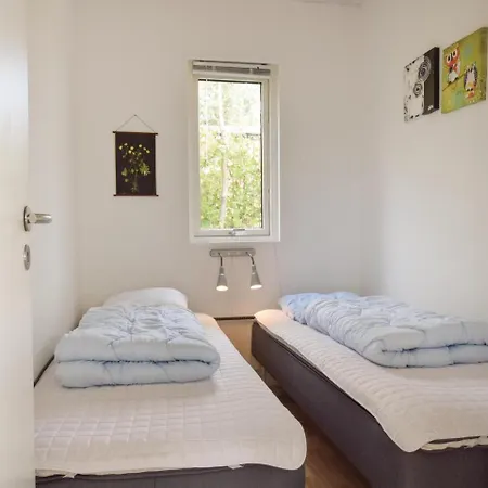 別荘 Three-bedroom Holiday In *