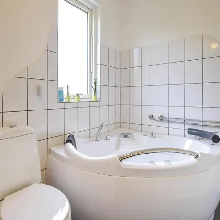 Three-bedroom Holiday In Casa vacanze Nordenbro Vesteregn
